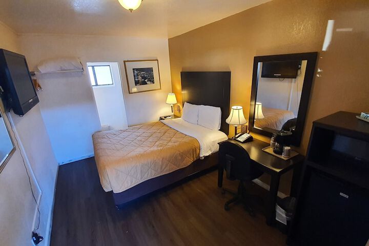 Room 22 of 57