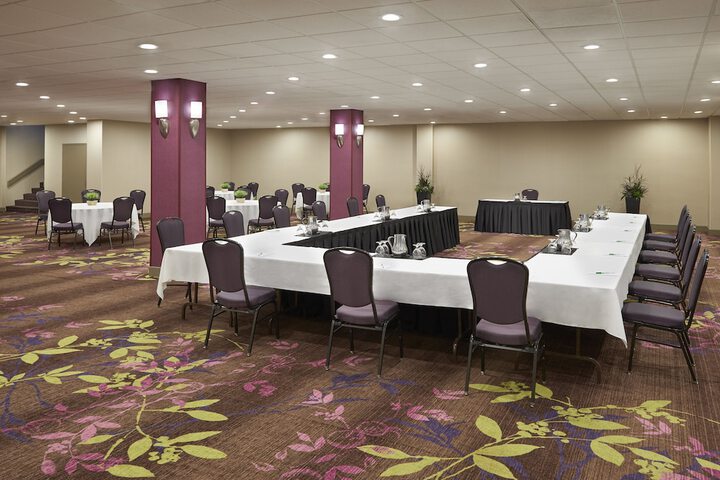 Holiday Inn Toronto - Intl Airport by IHG