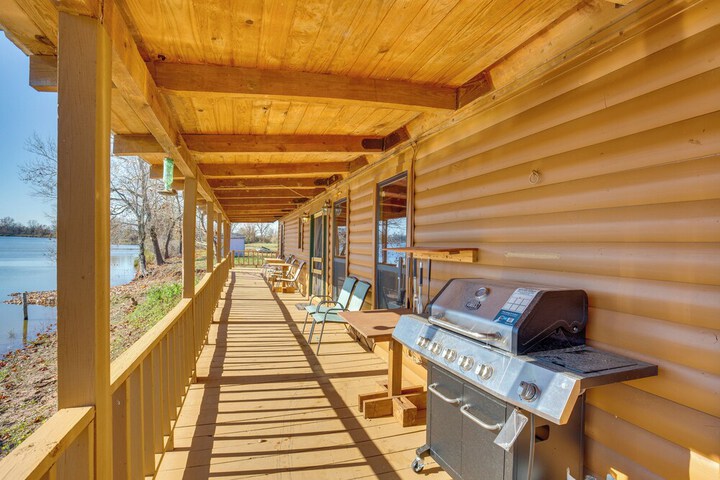 Private Lake On-site: Secluded Retreat in Grant!