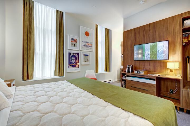Room 26 of 40