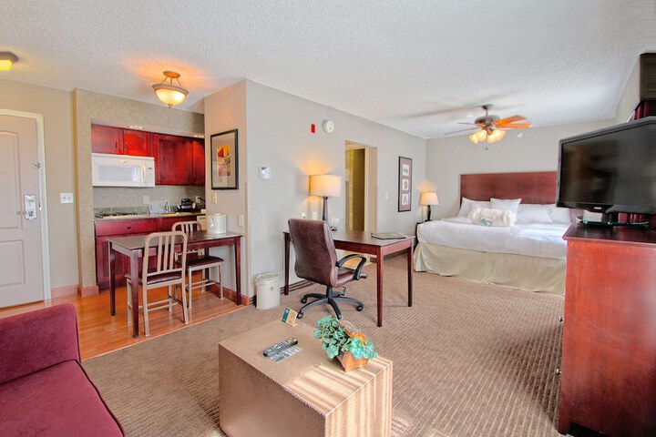 Homewood Suites by Hilton Bloomington