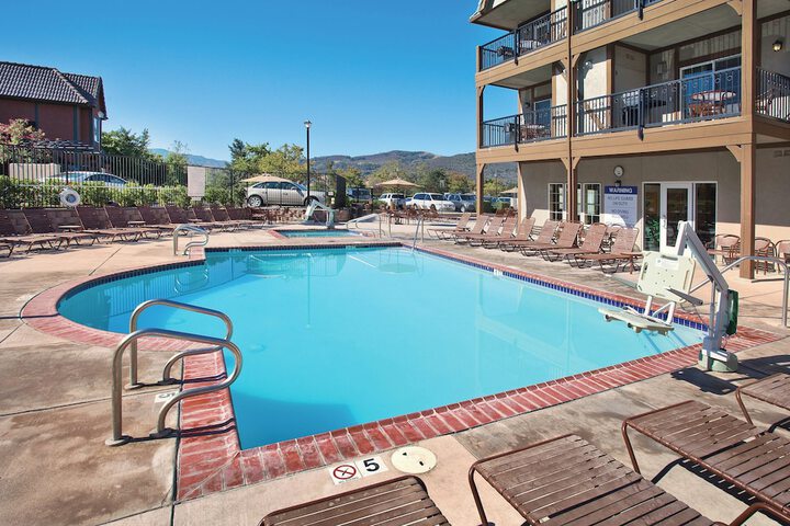 Pool 8 of 41