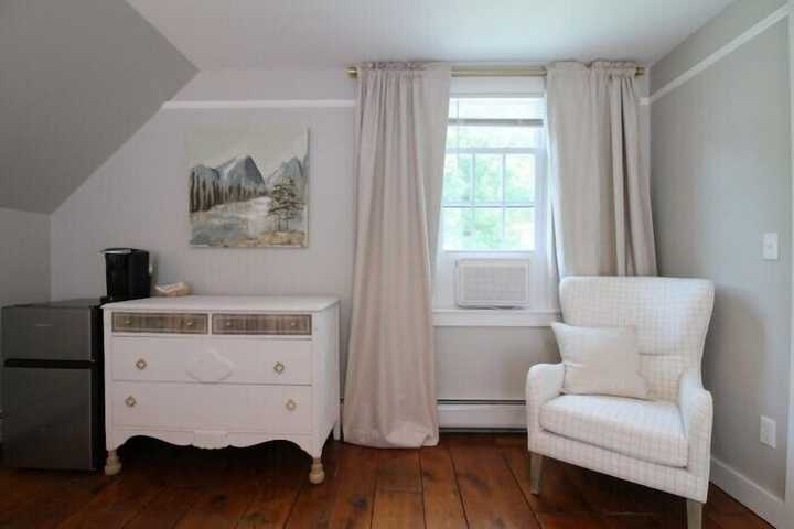 The Aurora Inn & Cottages