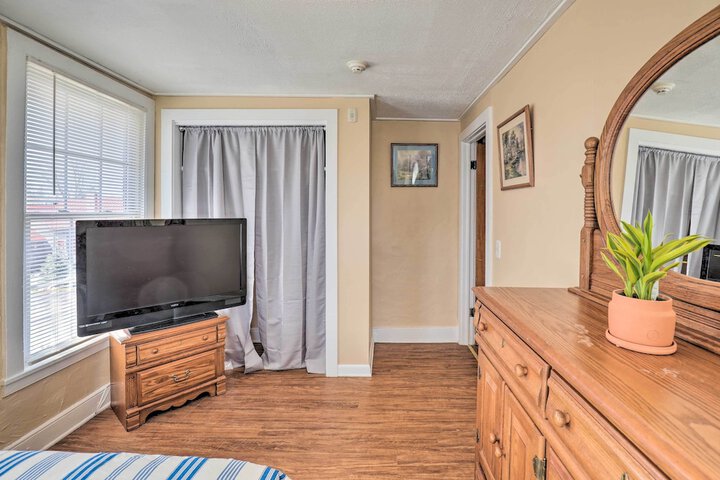 Downtown Canandaigua Apt: 1 Mi to Lake & Pier!