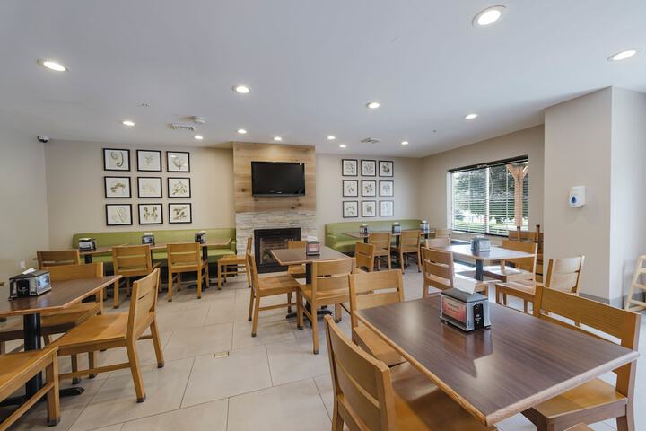 Country Inn & Suites by Radisson Lake George (Queensbury), NY