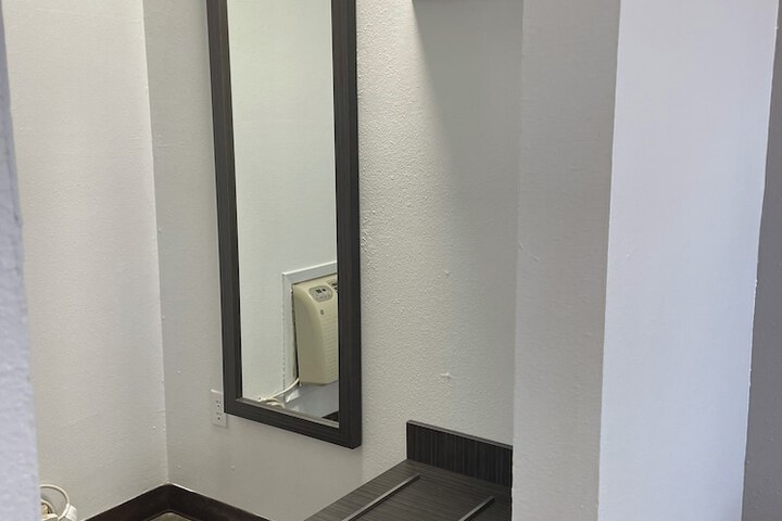 Room 18 of 26