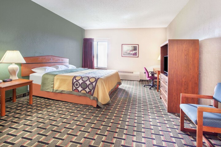 Super 8 by Wyndham Atchison