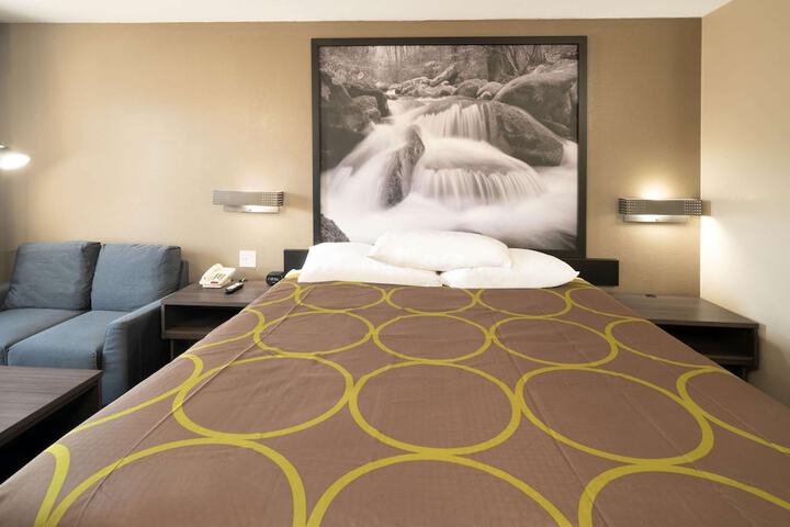 Room 27 of 27