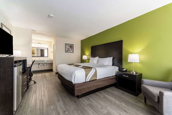 Quality Inn & Suites Vandalia near I-70 and Hwy 51