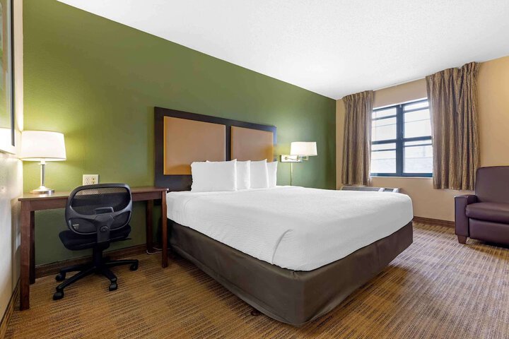 Room 16 of 25