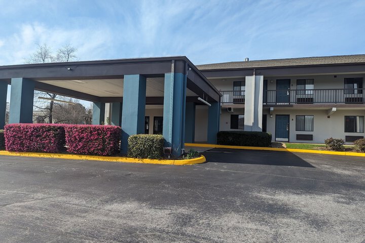 Hotel 7 of 67