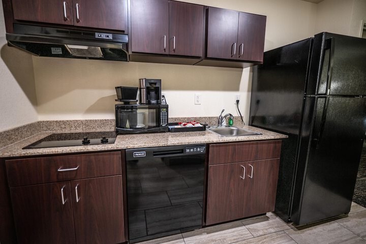 Cobblestone Hotel & Suites - Lamar