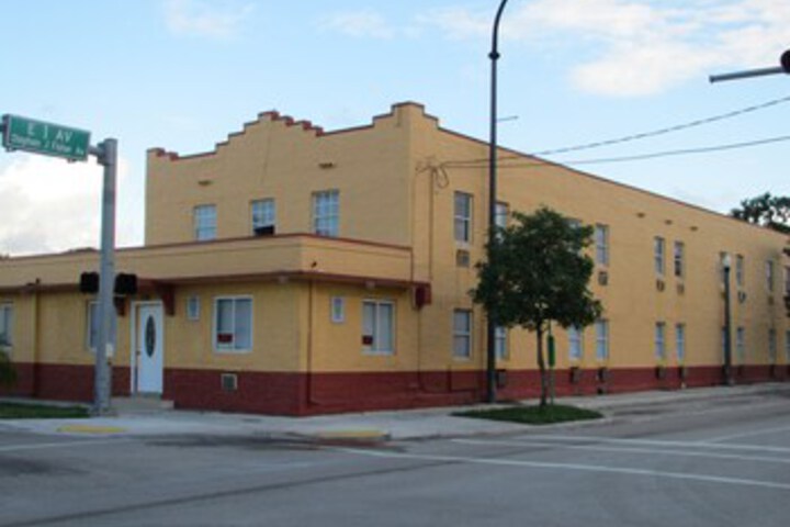 Dixie Hotel