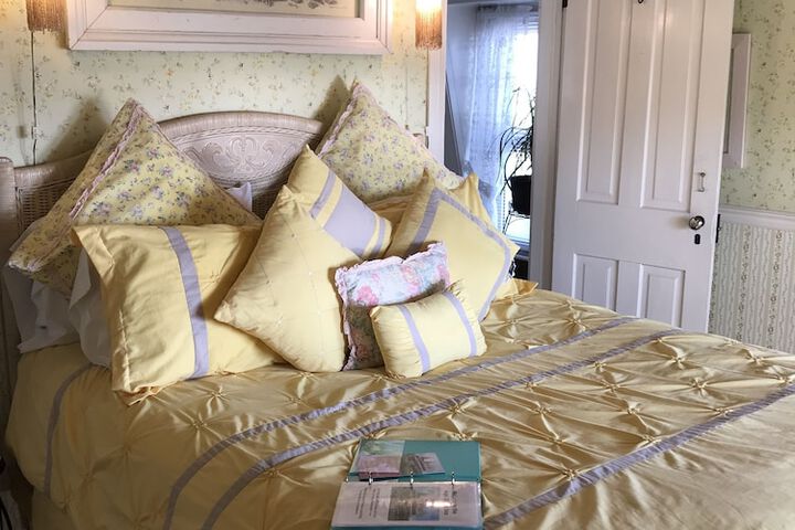 Room 44 of 82