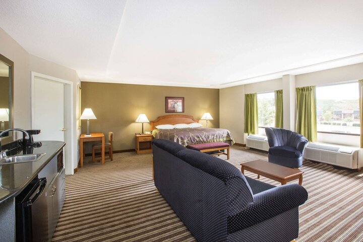 Room 15 of 17