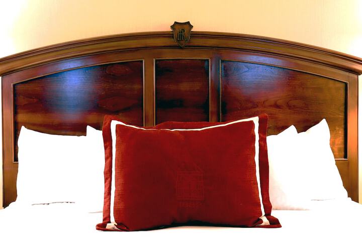 Hotel Roanoke & Conference Center Curio Collection by Hilton