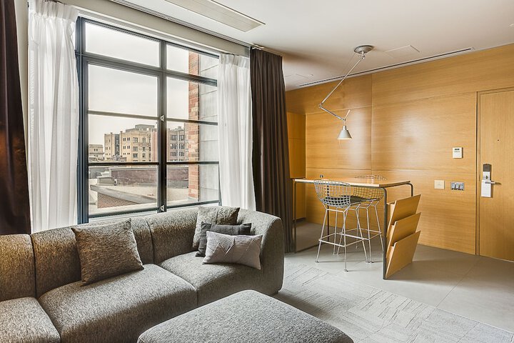 Room 32 of 109