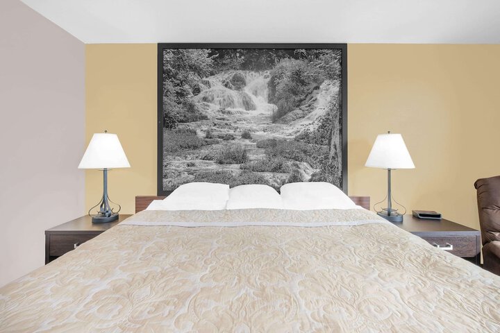 Room 17 of 41