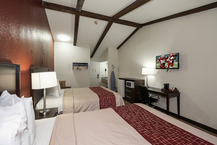 Room 27 of 33