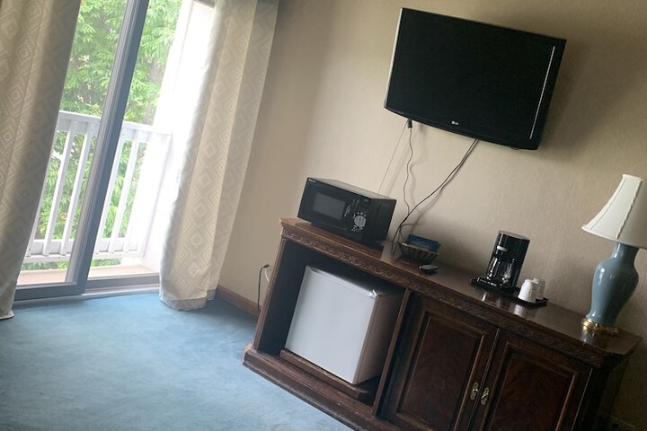 Room 16 of 54