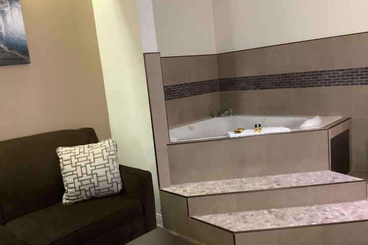Room 15 of 27