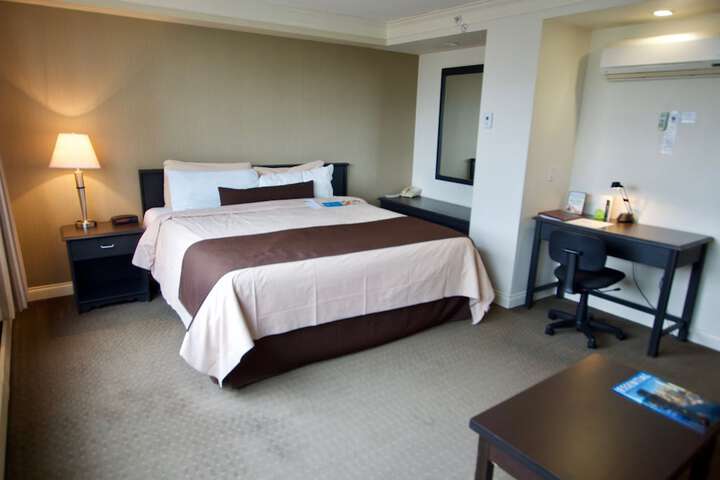 Room 98 of 242