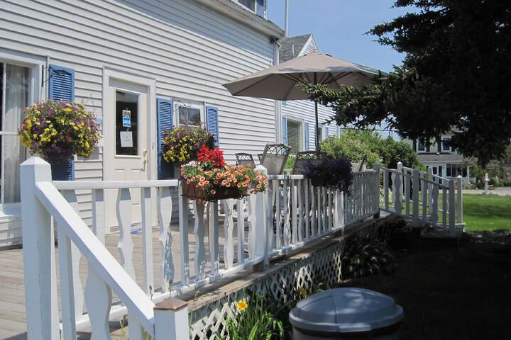 Isleview Motel and Cottages
