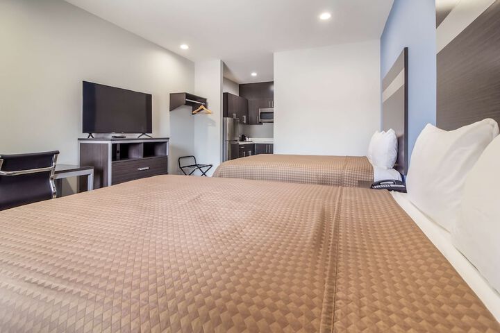Room 16 of 34