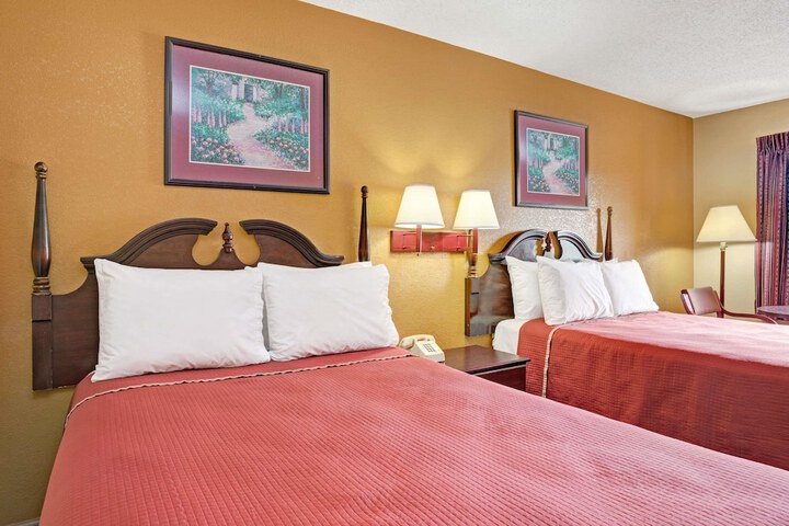 Room 10 of 15