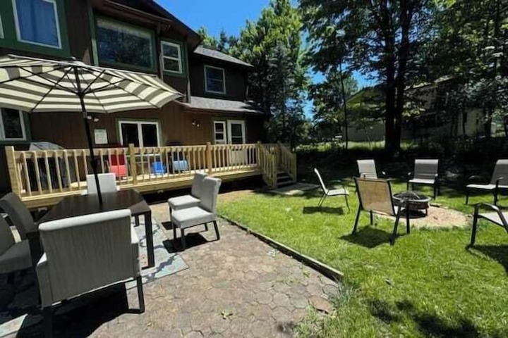 The Wooden Nest by Avantstay Deck Big Yard w / Hammocks & Fire Pit