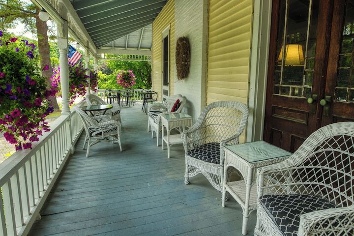 Rockwell Falls Inn and Wine Bar