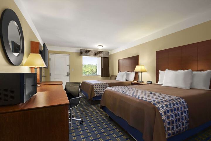 Room 16 of 18