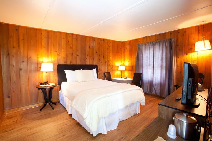 Room 13 of 28