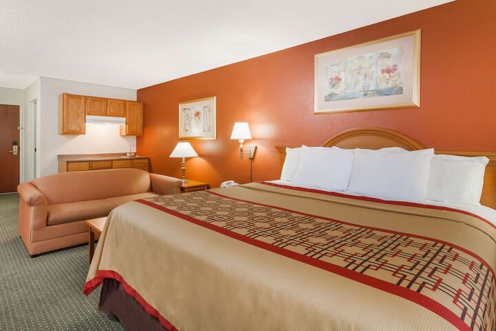Room 4 of 15
