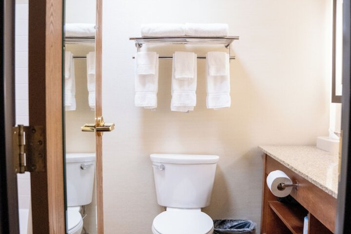 Coshocton Village Inn and Suites