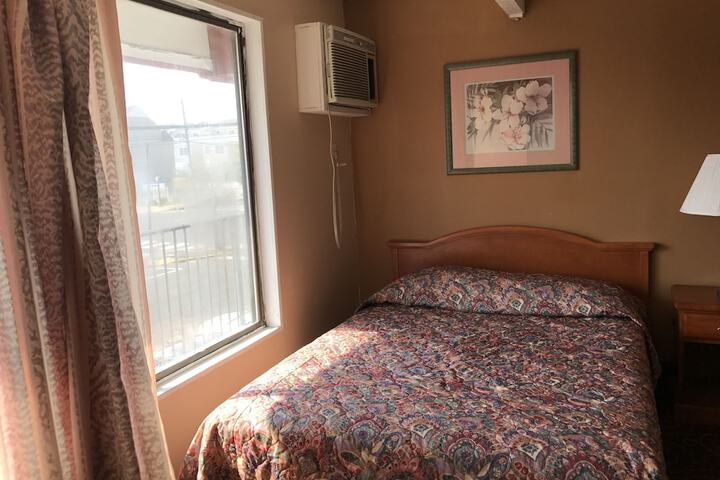 Room 14 of 16