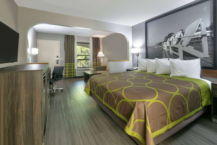 Room 19 of 33