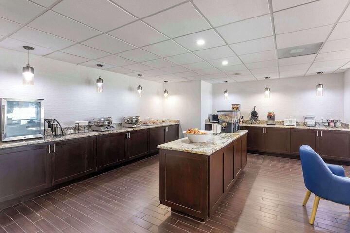 Breakfast/Coffee Service 36 of 40