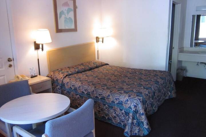 Room 16 of 21