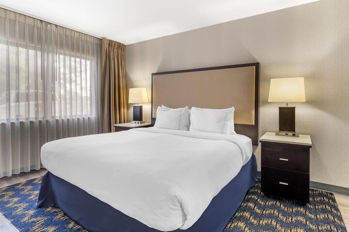 Best Western Plus Miamisburg-Dayton Suites Banquets & Hotel