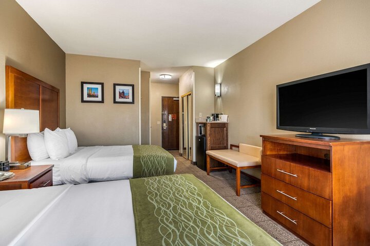 Room 33 of 42