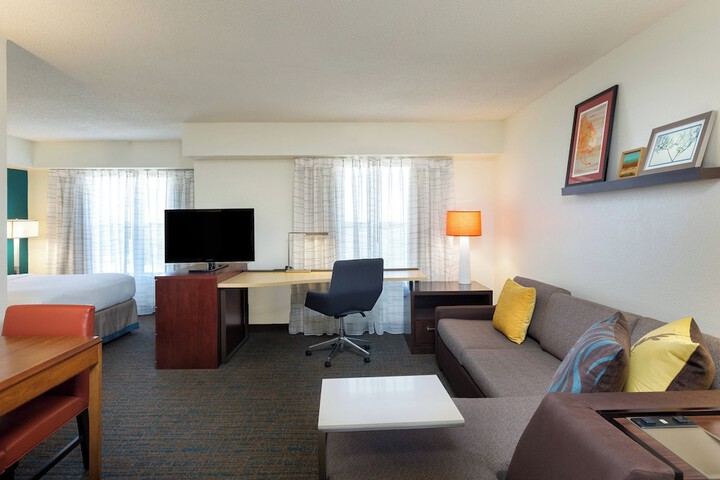 Room 14 of 18