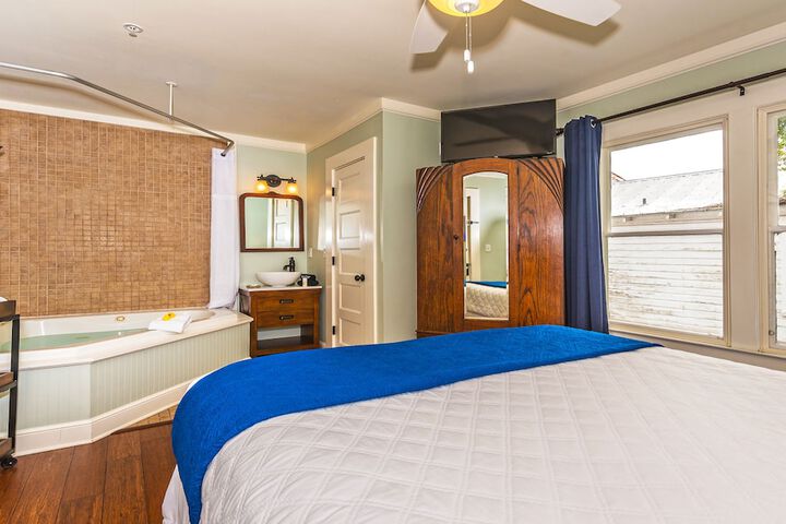 Room 25 of 58