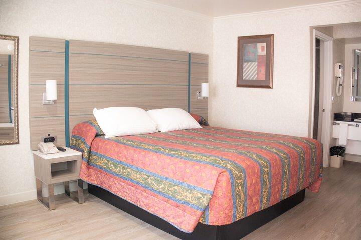 Room 16 of 42