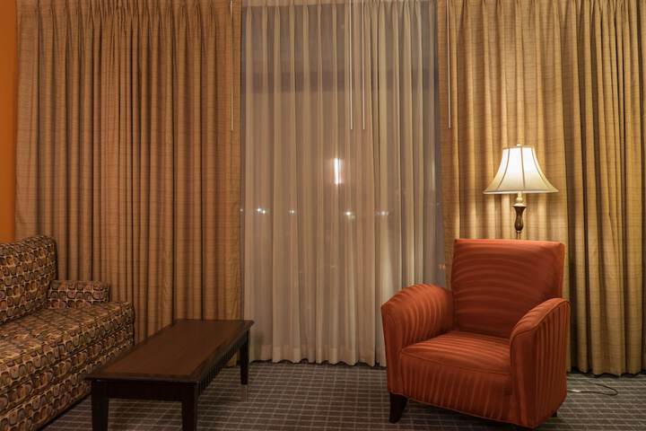 Oakland Airport Executive Hotel