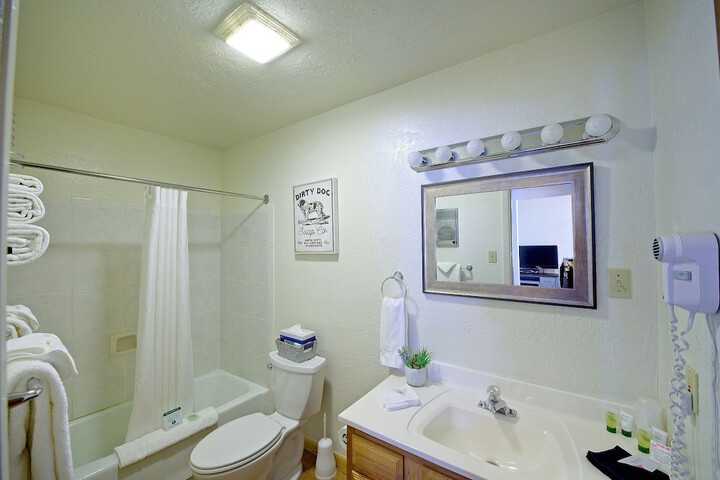 Room 7 of 16