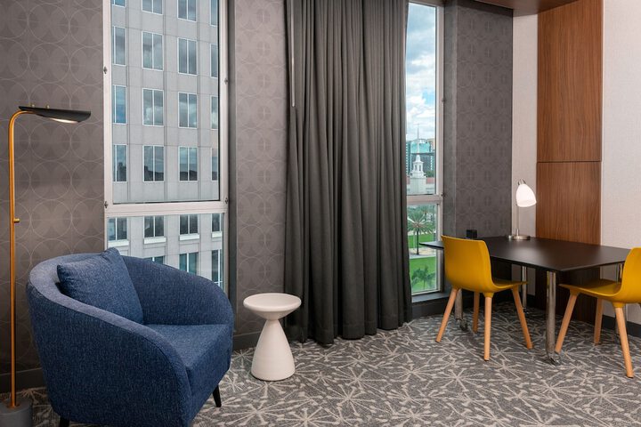 Room 27 of 72
