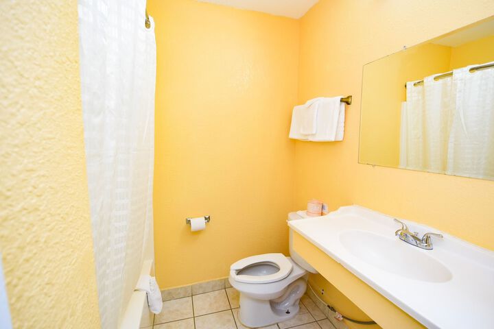 Room 16 of 30