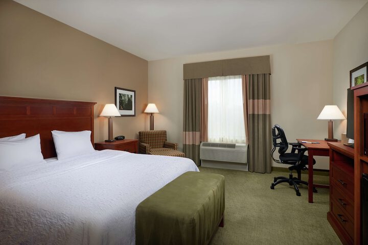 Hampton Inn & Suites Salem OR