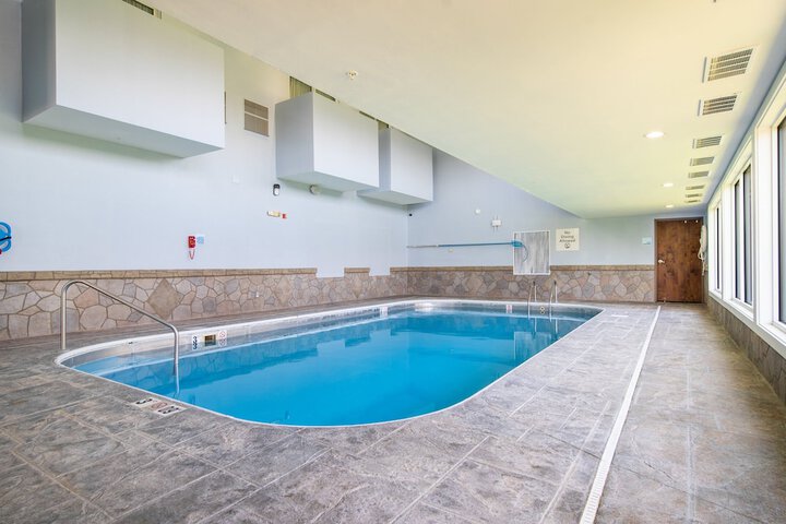 Pool 12 of 52